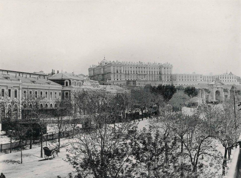 Estación del Norte y Palacio Real. 1890.
