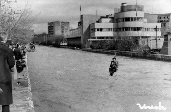 Tirolina sobre el Manzanares. 1947.