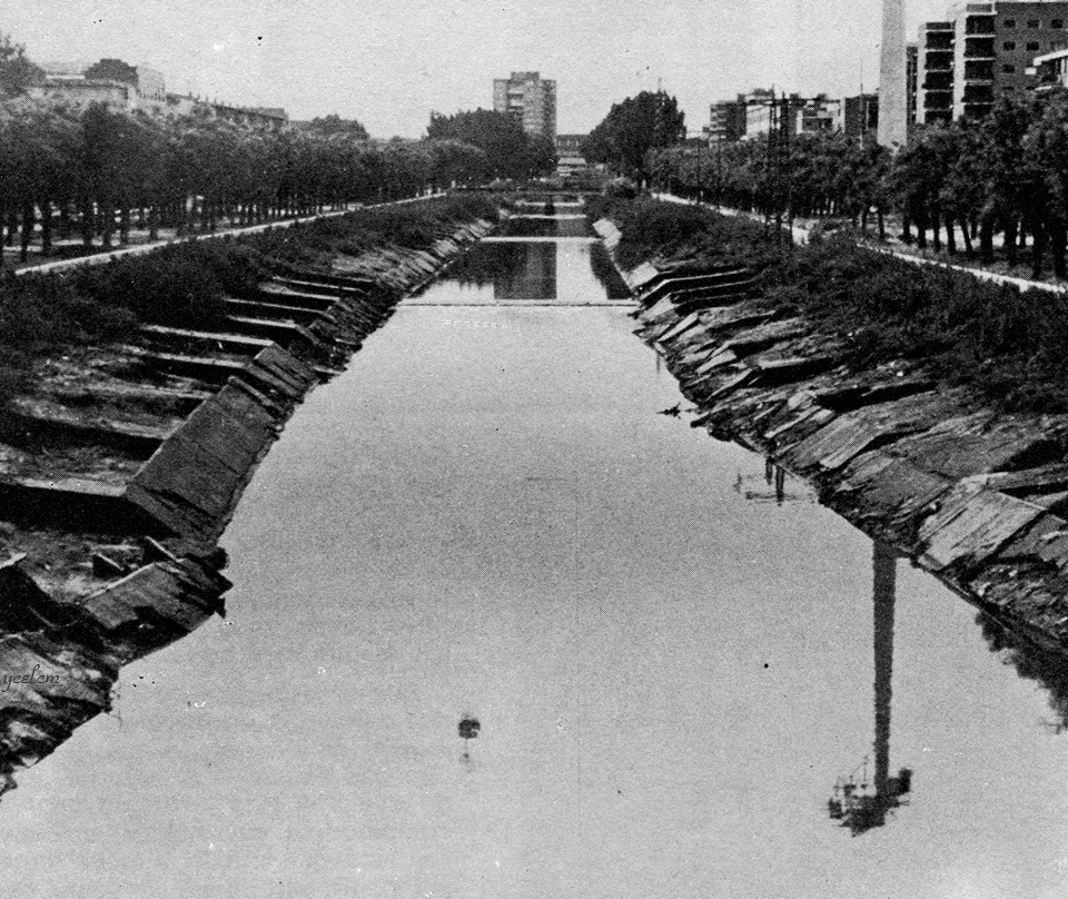Rio Manzanares. 1984?. Publicada por Javier Aragón Rodriguez en Yo crecí en la Colonia del Manzanares (El gran barrio)